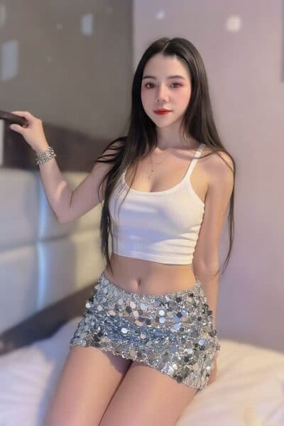 Girl NN posing gracefully – available for massage companionship in JB Town 2.