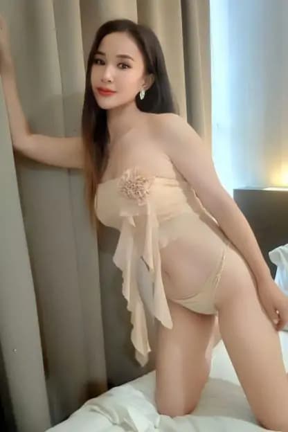 Relaxing and elegant photo of ASSY, private escort in Nusa Bestari 1. - small image