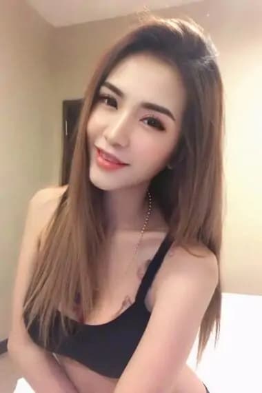 Girl KOY posing gracefully – available for massage companionship in Tebrau 1.