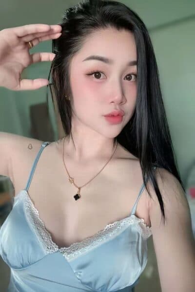 Girl Discreet and professional massage companion – APPY in Nusa Bestari 1.