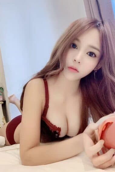 Girl Discreet and professional massage companion – MOBY in JB Town 5.
