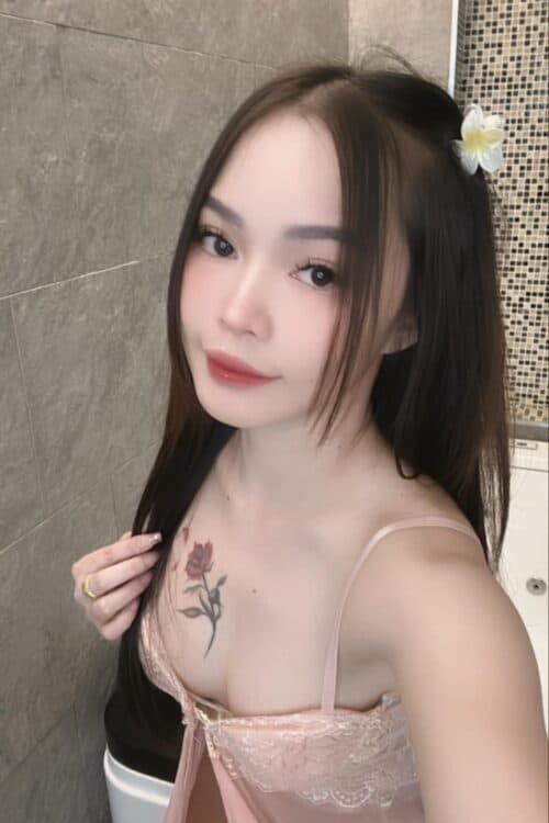 BENZ, luxury massage escort available in JB Town 5. - small image