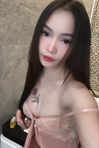 Girl Discreet and professional massage companion – BENZ in JB Town 5.