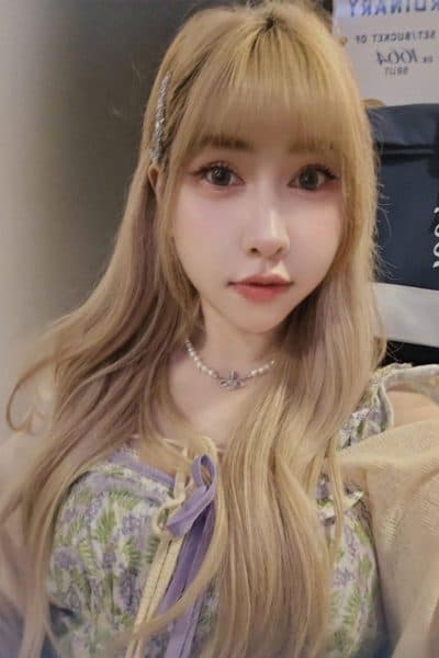 Girl Portrait of JINJU, discreet and elegant escort service in Bukit Indah 3.