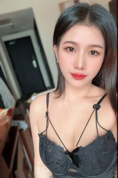 Girl Portrait of WINNY, discreet and elegant escort service in Nusa Bestari 1.
