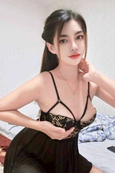 Girl Elegant photo of GRACE, your private massage escort in Bukit Indah 3.