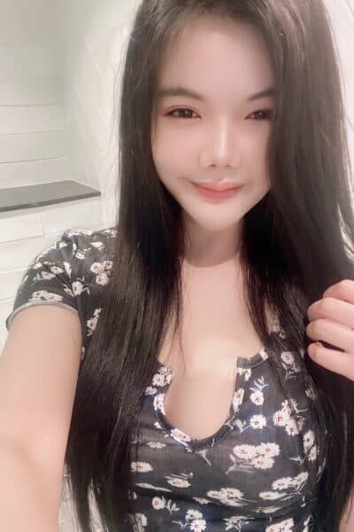 Girl JENNI, offering relaxing massage companionship in Bukit Indah 3.