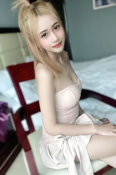 Girl Discreet and professional massage companion – LYN in Nusa Bestari 3.