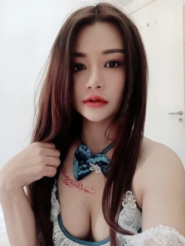 CICI, experienced escort offering massage sessions in JB Town 4. - small image