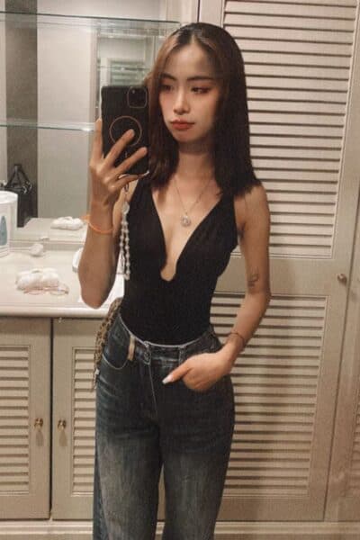 Girl YENLY, luxury massage escort available in Bukit Indah 3.