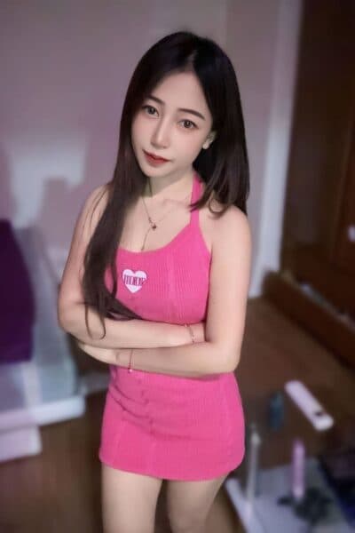 Girl Elegant photo of POLLY, your private massage escort in Nusa Bestari 1.