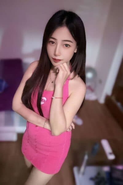 Girl Discreet and professional massage companion – POLLY in Nusa Bestari 1.