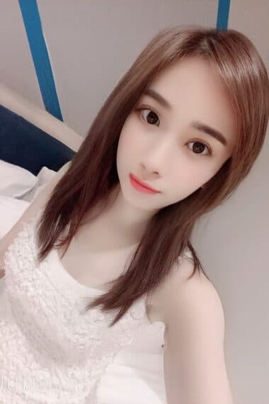 Natural photo of BELLA – a discreet companion for massage in JB Town 5. - small image