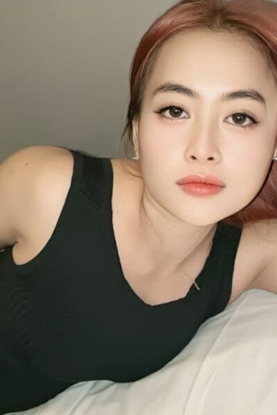 Girl CHENA 59 posing gracefully – available for massage companionship in JB Town 7.