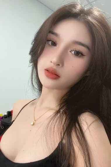 KELLY, trusted choice for discreet massage services in JB Town 5. - small image