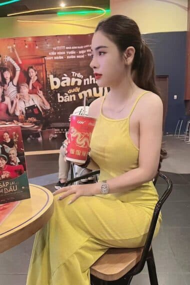 HELEN – available for exclusive massage companionship across JB Town 5. - small image