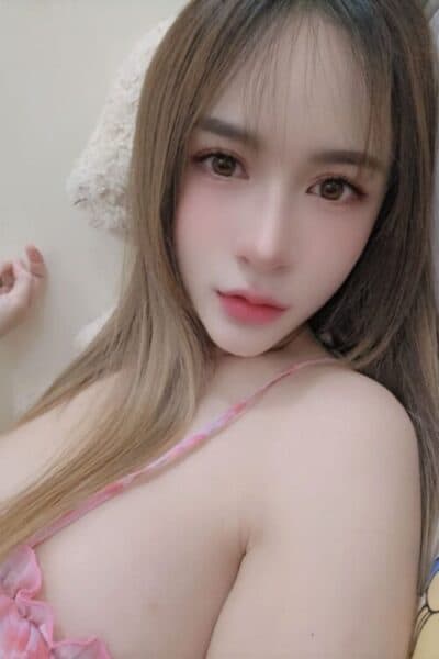 Girl MILLIE, luxury massage escort available in Bukit Indah 1.