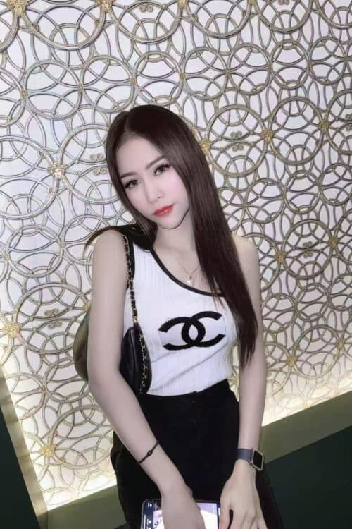 RAINA, experienced escort offering massage sessions in Bukit Indah 1. - small image