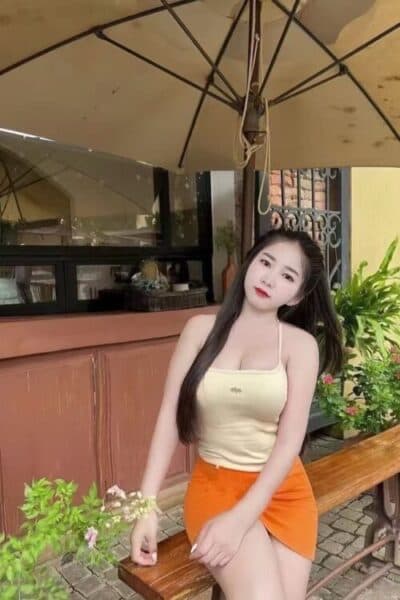 Girl Discreet and professional massage companion – ABBY in Bukit Indah 1.