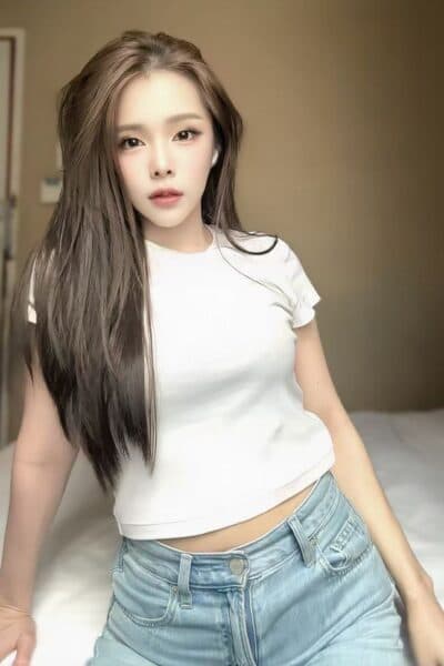 Girl Discreet and professional massage companion – PRADA 666 in JB Town 7.