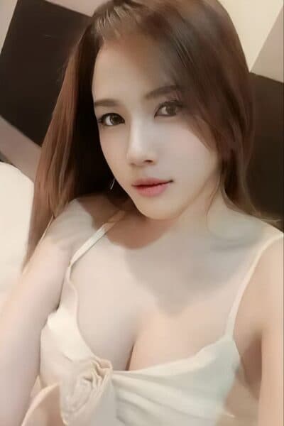 Girl Discreet and professional massage companion – JESSY 73 in JB Town 6.
