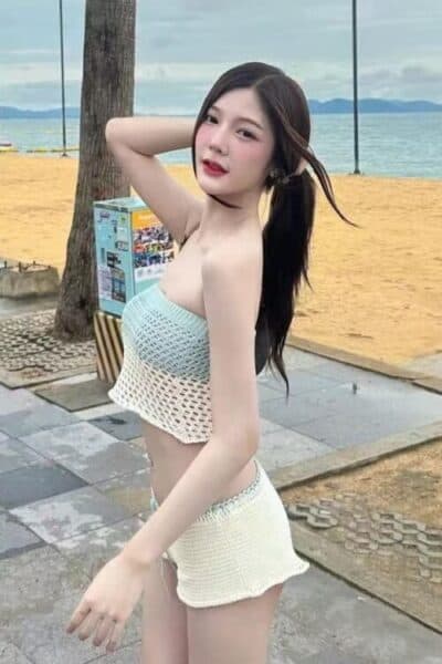 Girl Discreet and professional massage companion – NELLY in Bukit Indah 1.