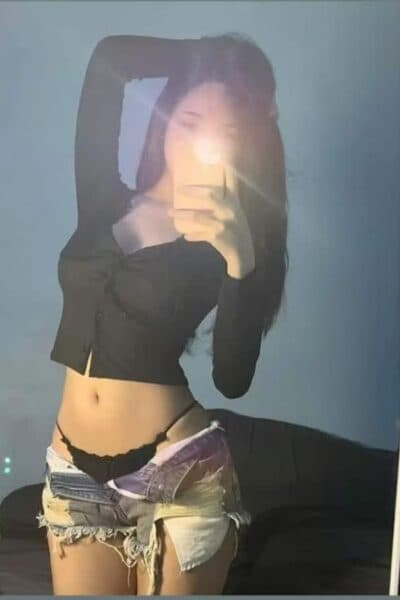 Girl Discreet and professional massage companion – TINY 898 in Tebrau 2.