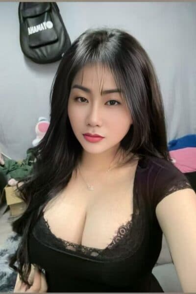 Girl Discreet and professional massage companion – HANI 708 in Tebrau 2.