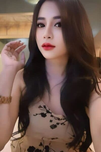 Girl JUNE, luxury massage escort available in Bukit Indah 1.