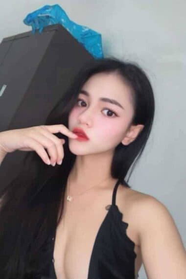 Girl Discreet and professional massage companion – MEIW in JB Town 5.