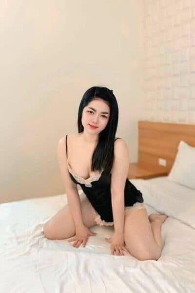 Girl Elegant photo of CELINE, your private massage escort in Tebrau 1.