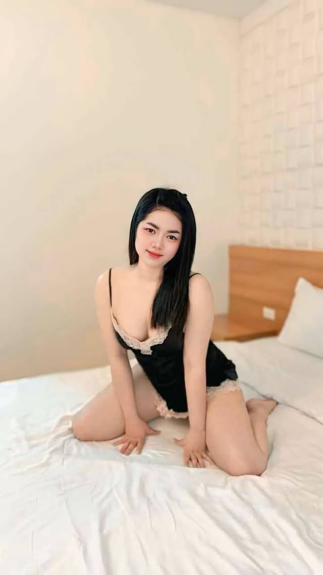 Profile photo of CELINE, sensual and discreet massage escort from Tebrau 1. - small image