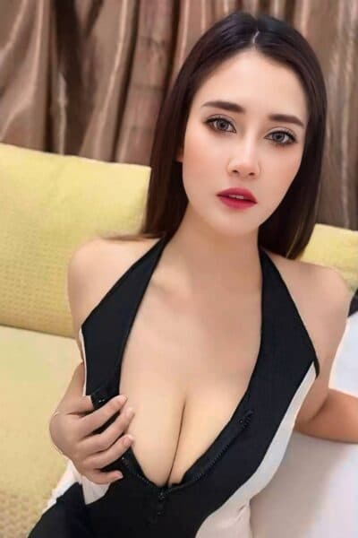 Girl Elegant photo of NATALIA, your private massage escort in Bukit Indah 3.