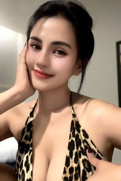 Girl Elegant photo of LUCKY, your private massage escort in Nusa Bestari 3.