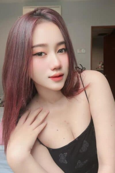 Girl JESIKA 33 – trusted companion for private massage experiences in JB Town 6.