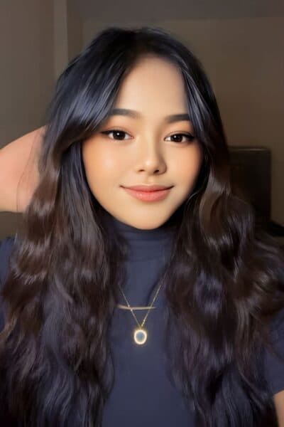 Girl GRACE 601 posing gracefully – available for massage companionship in JB Town 7.