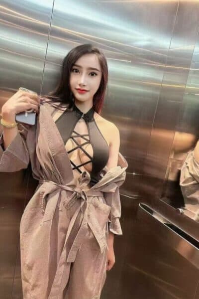 Girl HANA, luxury massage escort available in Bukit Indah 1.