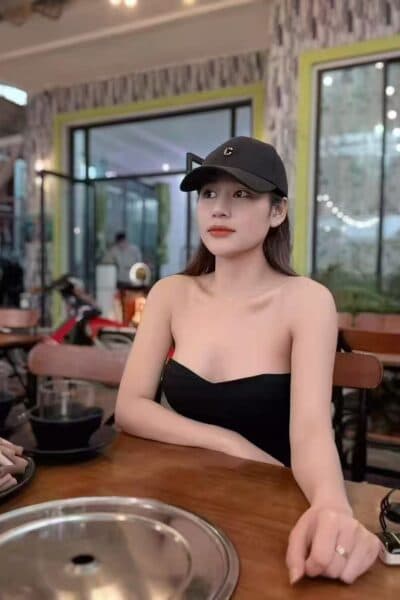 Girl Elegant photo of MIMI 368, your private massage escort in Permas 1.