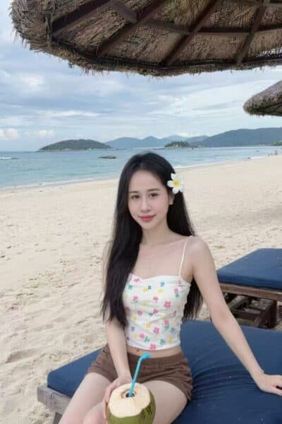 Girl Elegant photo of ANNA 686, your private massage escort in Permas 1.