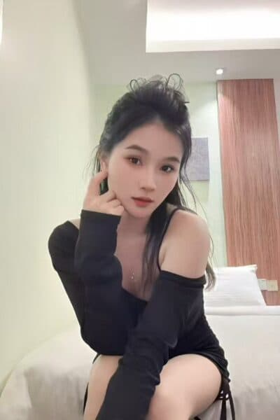 Girl Discreet and professional massage companion – YAYA 938 in Tebrau 2.