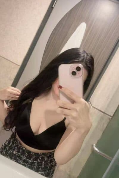 Girl BIANCA 777, luxury massage escort available in Mount Austin 1.