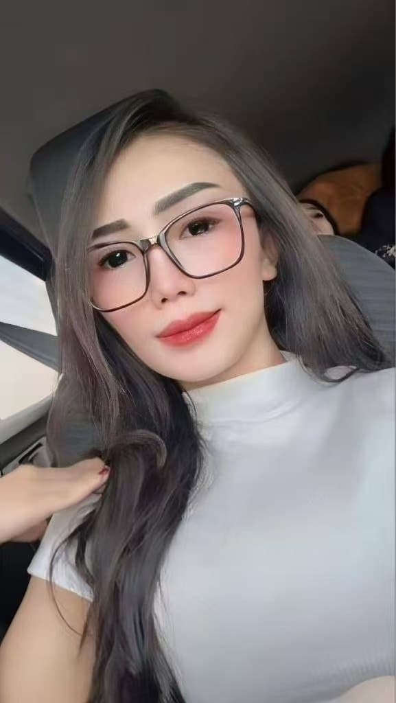 BIANCA 777 posing gracefully – available for massage companionship in Mount Austin 1. - small image