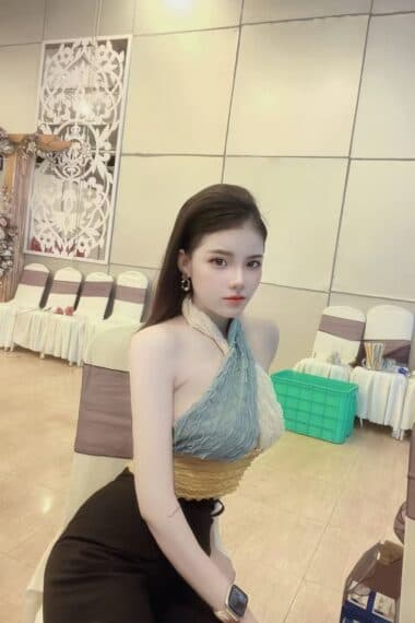 Girl Discreet and professional massage companion – MINA in JB Town 5.