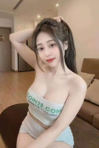 Girl Discreet and professional massage companion – KIM 918 in Tebrau 2.