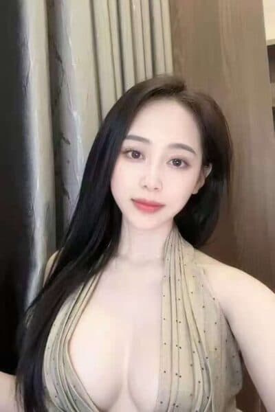 Girl Elegant photo of KIM 918, your private massage escort in Tebrau 2.