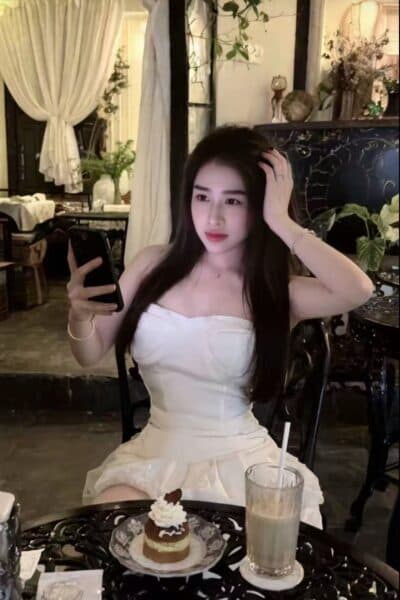 Girl Elegant photo of TIN BE 988, your private massage escort in Tebrau 2.