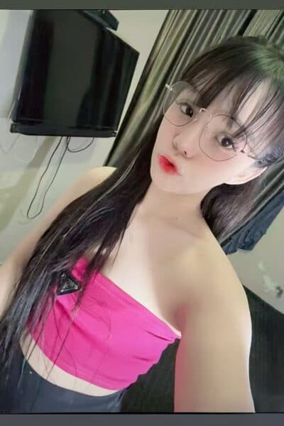 Girl Elegant photo of TINA 188, your private massage escort in Bukit Indah 2.