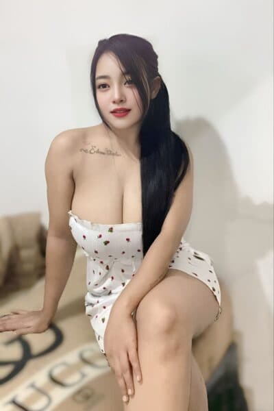 Girl ELSA 10, luxury massage escort available in JB Town 6.