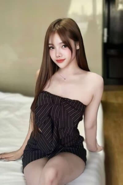 Girl BELLA, luxury massage escort available in JB Town 2.
