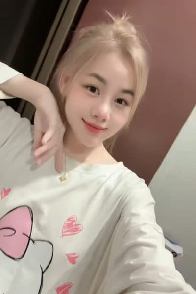 Girl Discreet and professional massage companion – KITTY 686 in Permas 1.